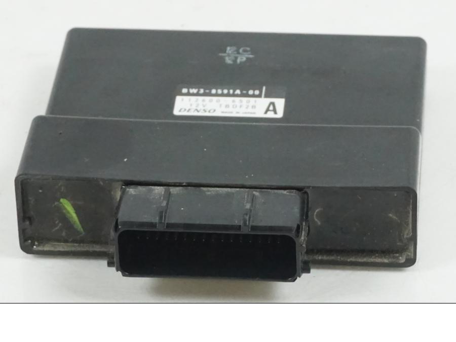 Framsidan på CDI / ECU från en Yamaha Tenere 700 -2020 motorcykel.