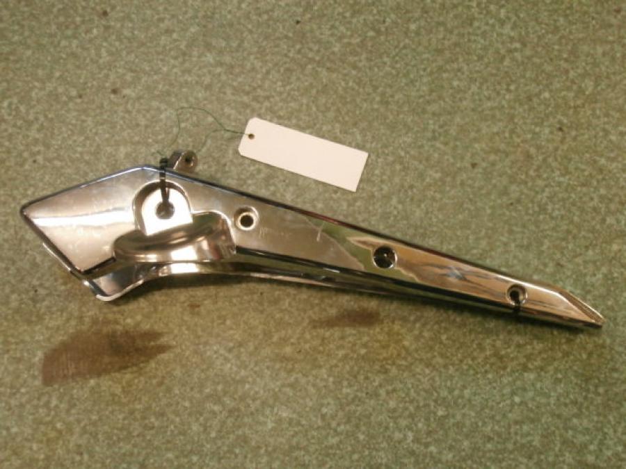 Framsidan på Bakskärmstag från en Honda VTX 1800 -2006 motorcykel.