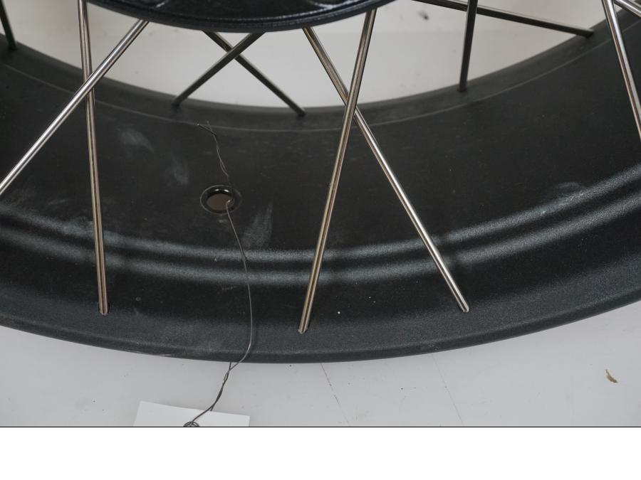 Vänster sida på Fälg från en BMW R 1250 GS -2018 motorcykel.