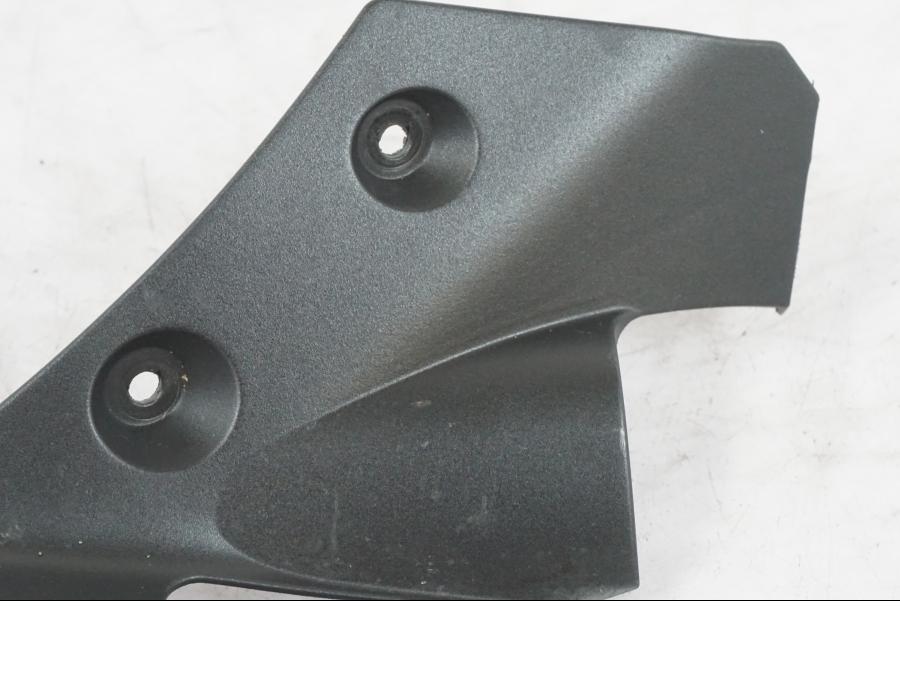 Baksidan på Ramplast från en KTM 690 Duke -2015 motorcykel.