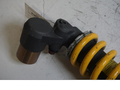 Vänster sida på Stötdämpare från en Triumph Daytona 675 -2011 motorcykel.