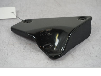 Höger sida på Sidkåpa från en Suzuki VZ 800 -2000 motorcykel.