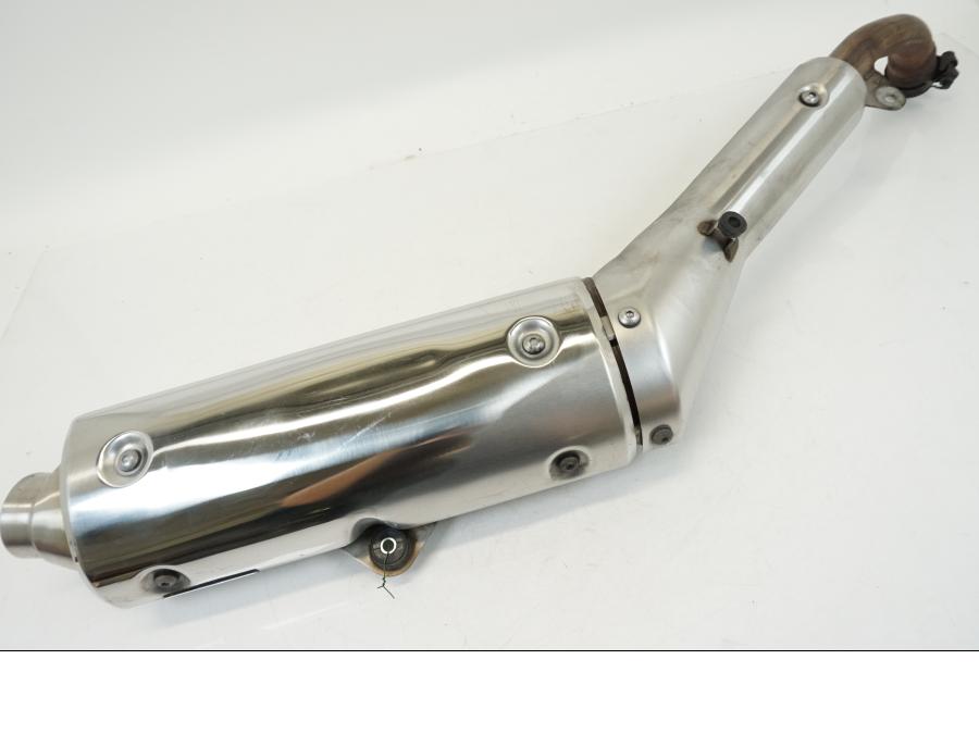 Snett nerifrån på Ljuddämpare från en Honda XL 1000 V -1999 motorcykel.