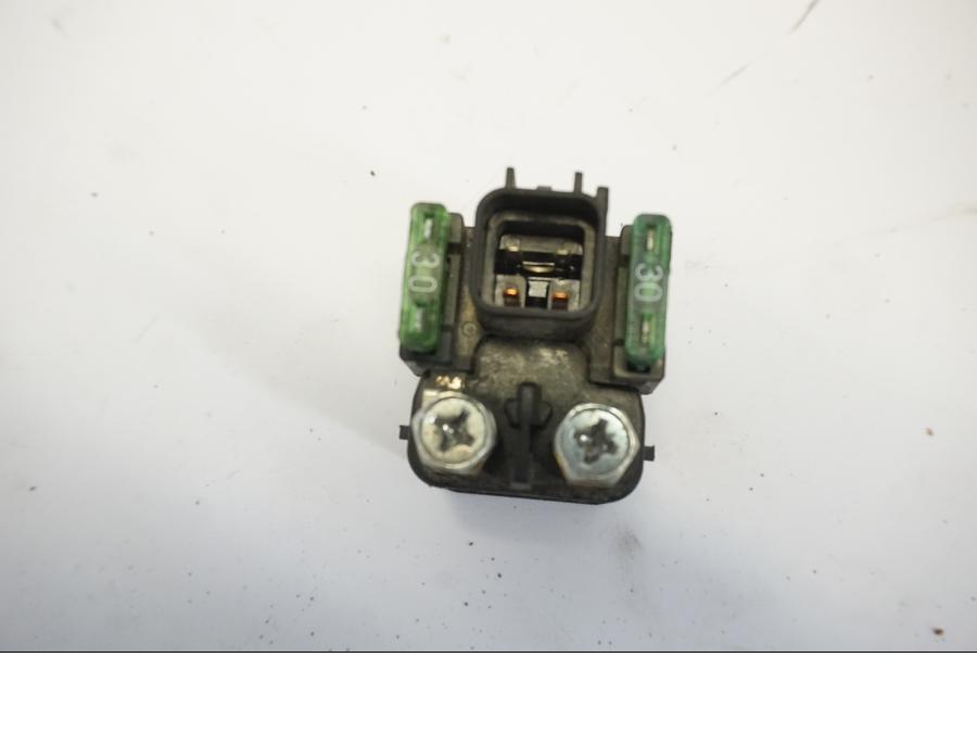 Höger sida på Startrelä från en Suzuki DL 1000 -2003 motorcykel.