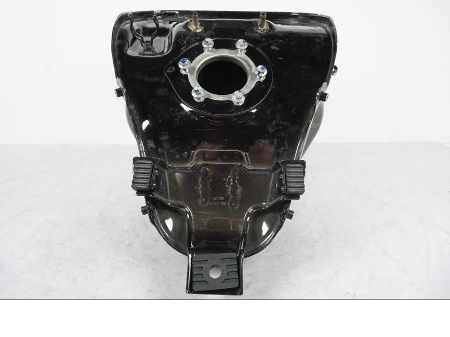 Extrabild1 på Bensintank från en KTM 390 Duke -2018 motorcykel.