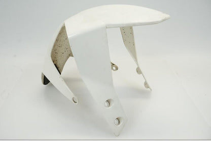 Vänster sida på Framskärm från en KTM 690 Duke -2012 motorcykel.