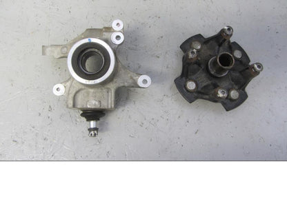 Framsidan på Spindel från en Suzuki LTA 750 XP E -2009 motorcykel.