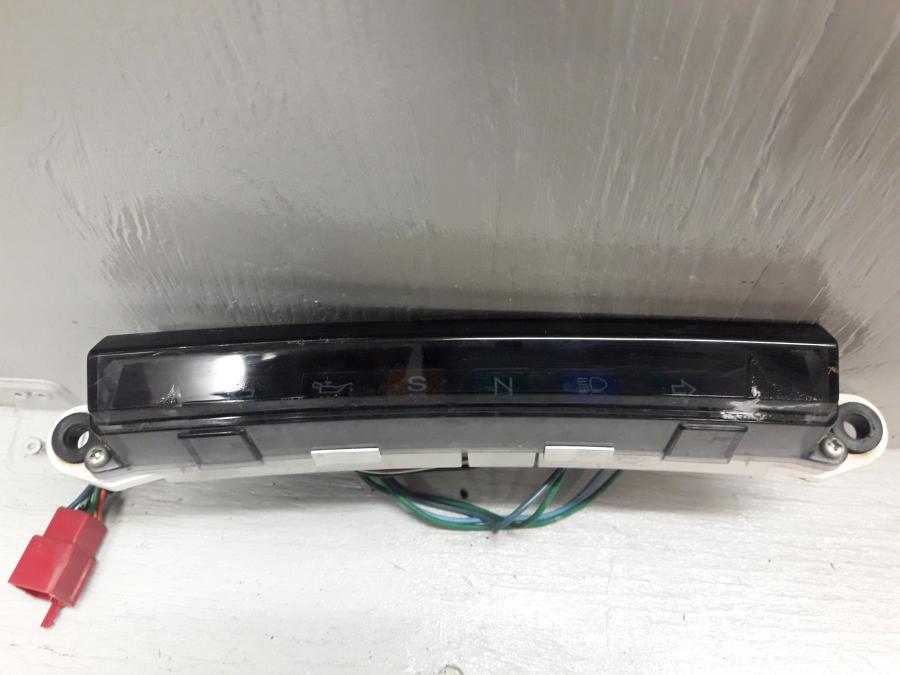 Framsidan på Kontrollampor från en Honda CBR 1000 F -1999 motorcykel.