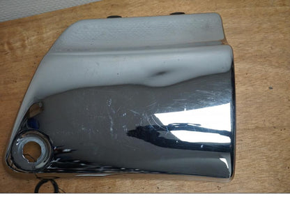 Framsidan på Sidopanel från en Suzuki VL 1500 -1998 motorcykel.