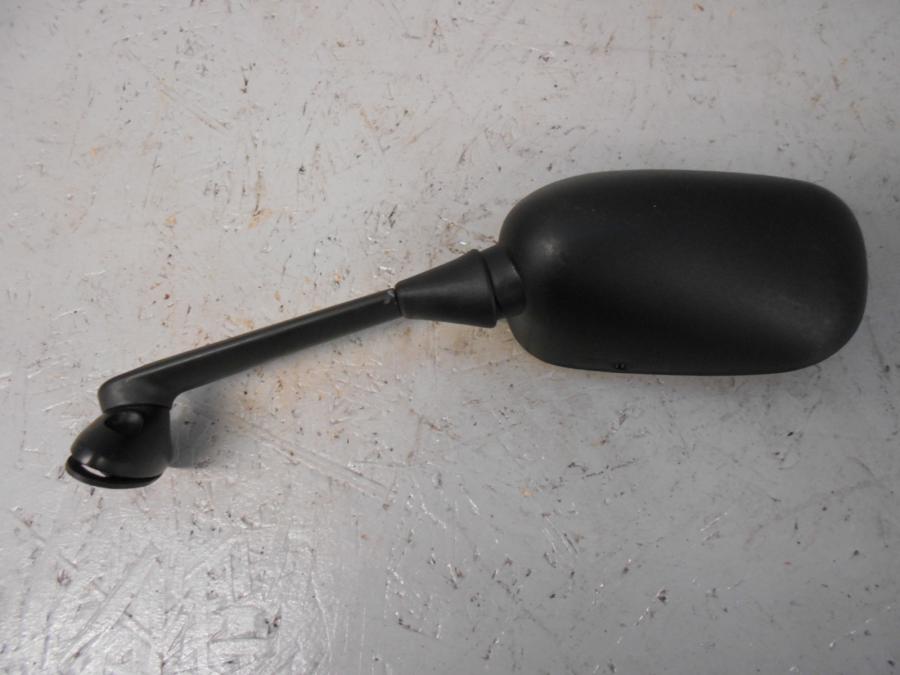 Baksidan på Backspegel från en Yamaha YZF-R 125 -2009 motorcykel.