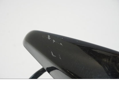 Snett nerifrån på <p>Blinkers vänster fram från Honda VFR 750 F 1988.</p>

<p>Okej skick. Små skrapat hus se bild.</p> motorcykel.