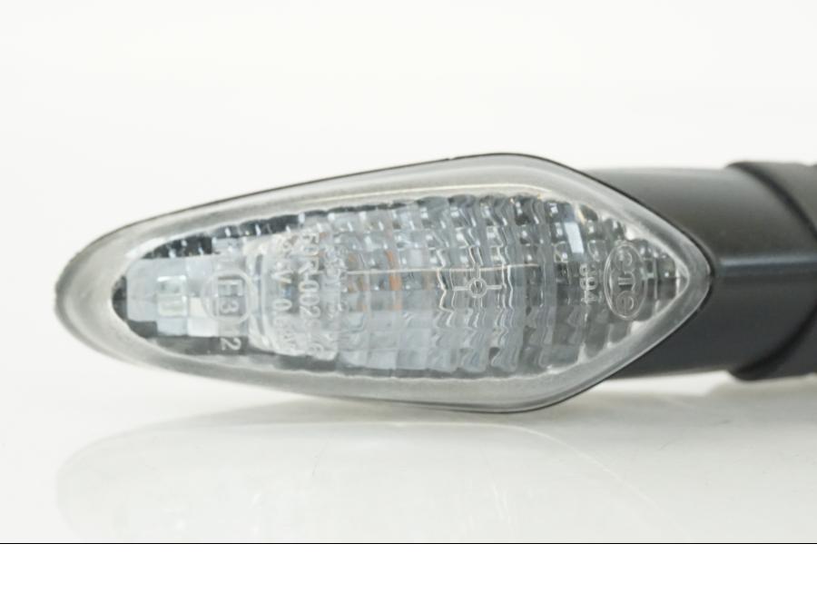 Höger sida på Blinkers LED från en Ducati Streetfighter V4 -2020 motorcykel.