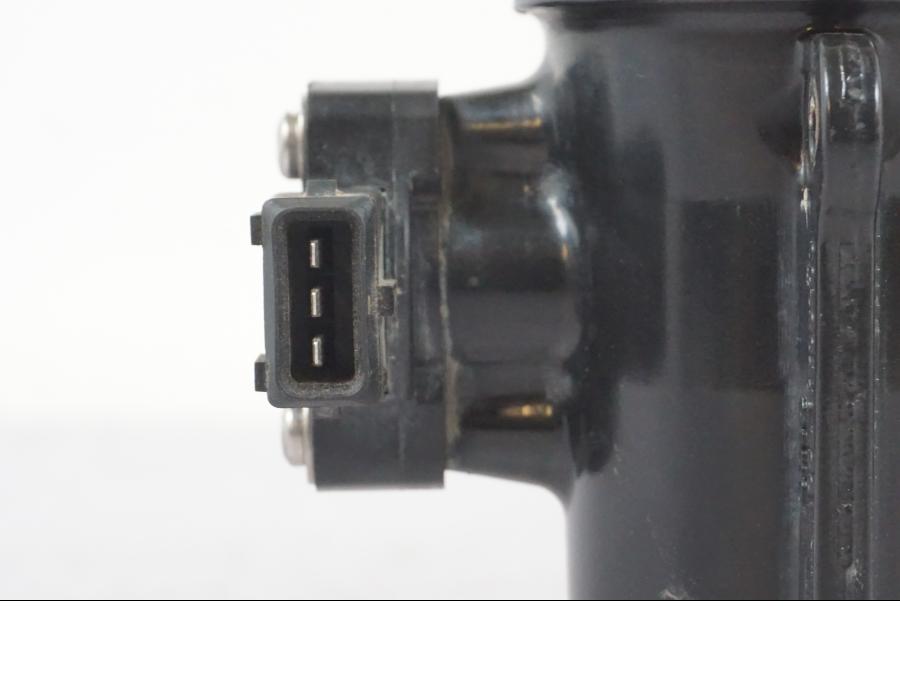 Snett nerifrån på Spjällhus från en BMW R 1200 GSA -2012 motorcykel.