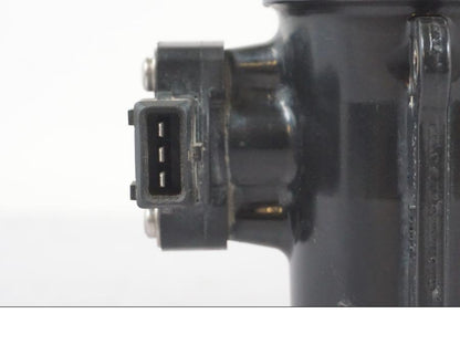 Snett nerifrån på Spjällhus från en BMW R 1200 GSA -2012 motorcykel.