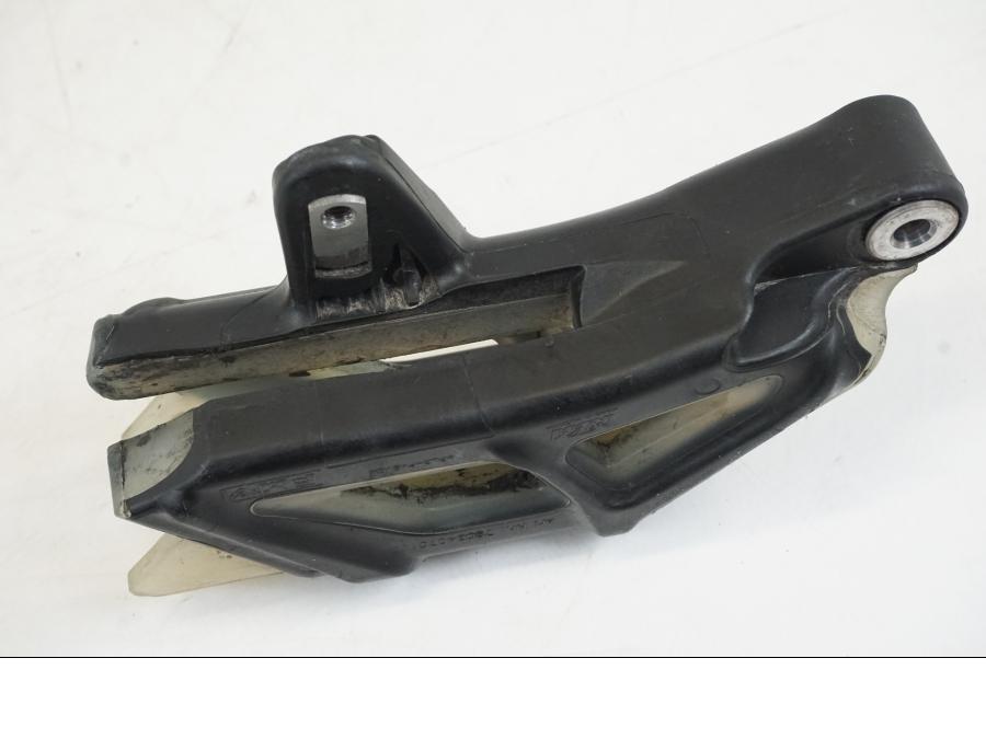 Baksidan på Kedjeguide från en Husqvarna 701 Supermoto -2020 motorcykel.