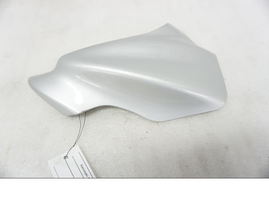 Framsidan på Strålkastarkåpa från en Kawasaki ER-6N -2006 motorcykel.