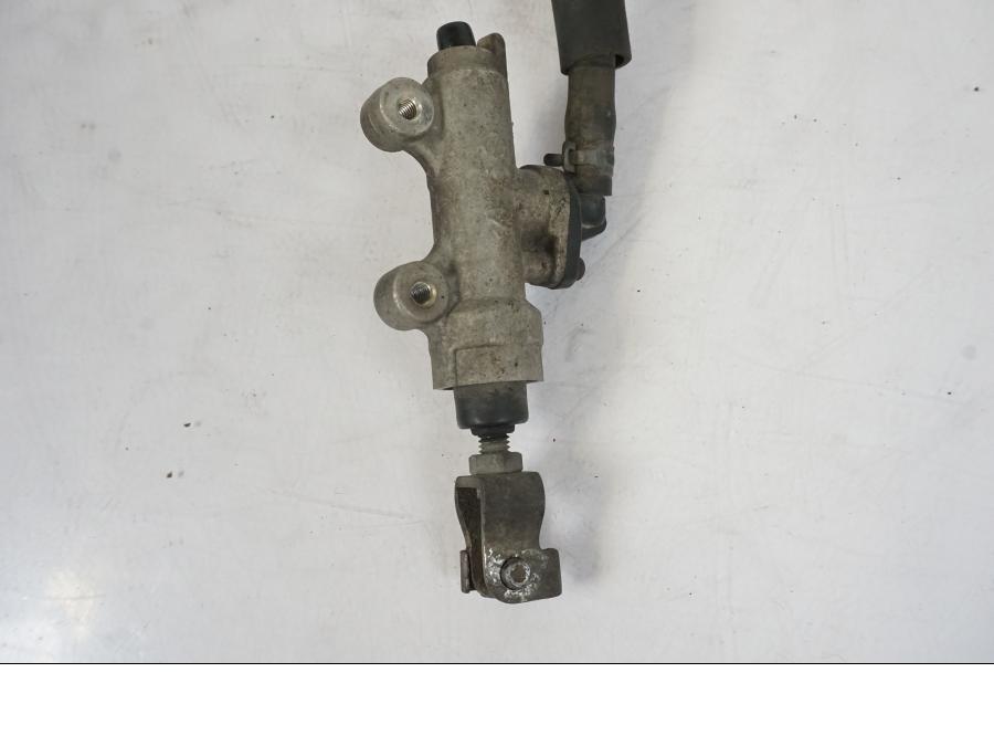 Höger sida på Bromshuvudcylinder från en Honda VFR 750 -1994 motorcykel.