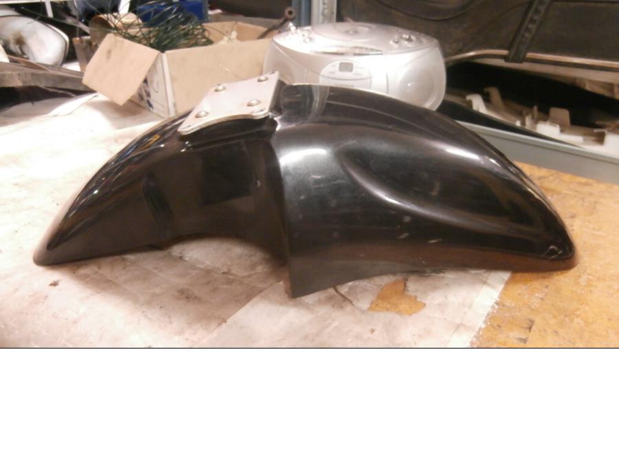 Framsidan på Framskärm från en Suzuki GSX 750 -1998 motorcykel.