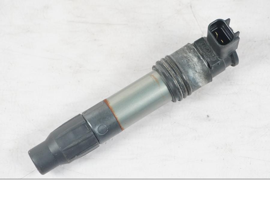 Framsidan på Tändspole från en KTM 690 Duke -2015 motorcykel.