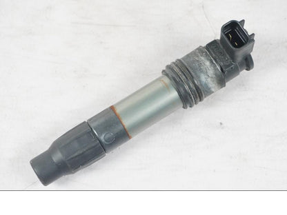 Framsidan på Tändspole från en KTM 690 Duke -2015 motorcykel.