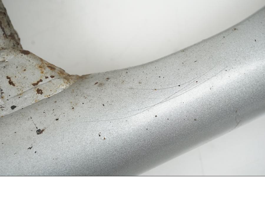 Baksidan på Sving från en Yamaha XJ 900 -1997 motorcykel.