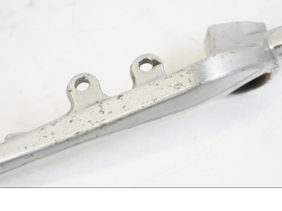 Extrabild1 på Bromspedal från en Yamaha YZF 1000 R1 -2009 motorcykel.