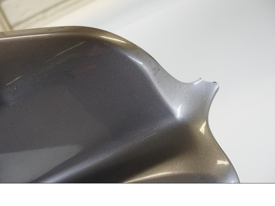 Höger sida på Sidkåpa från en Honda ST 1300 -2002 motorcykel.