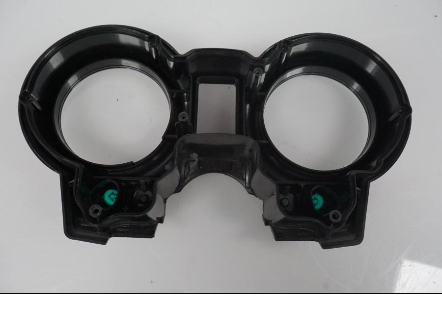 Höger sida på Instrumentfront från en Honda CB 900 F -2003 motorcykel.