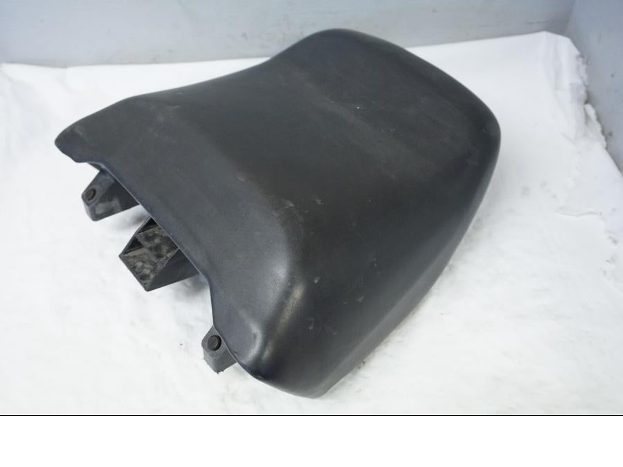 Baksidan på Sadel från en BMW R 1100 RT -1997 motorcykel.