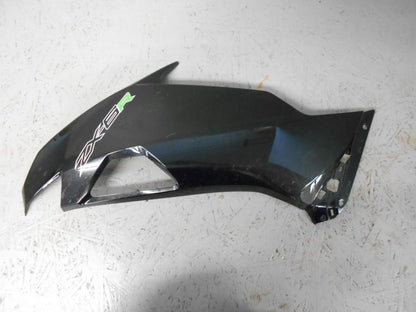 Framsidan på Sidkåpa från en Kawasaki ZX-6R -2019 motorcykel.