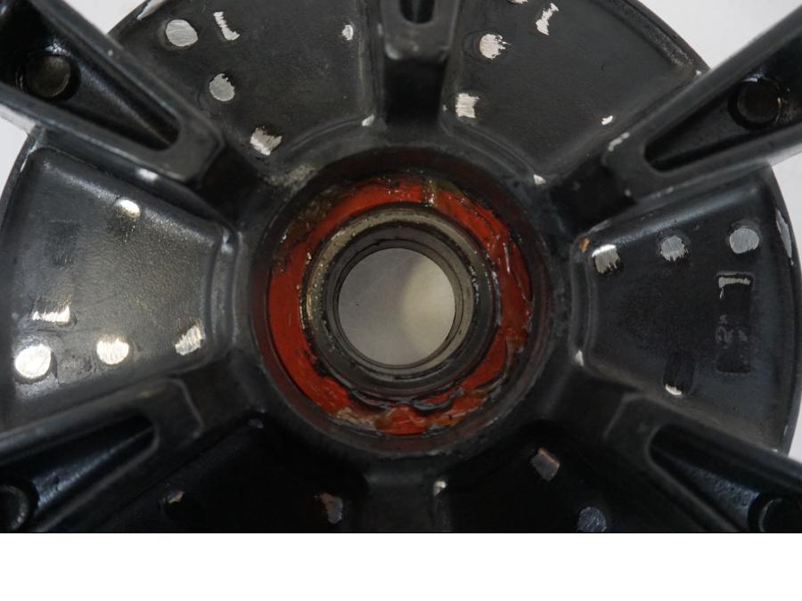 Baksidan på Drevfäste från en Honda XL 1000 V -2008 motorcykel.