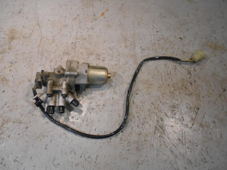 Baksidan på ABS Modulator från en Honda ST 1100 -1999 motorcykel.