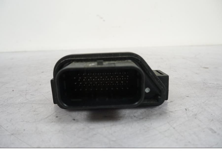 Höger sida på CDI / ECU från en Yamaha MT 125 -2017 motorcykel.