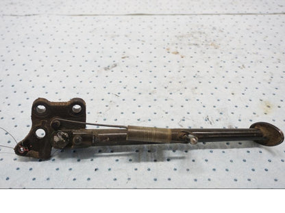 Baksidan på Sidostöd från en Kawasaki ZX-6R -2000 motorcykel.