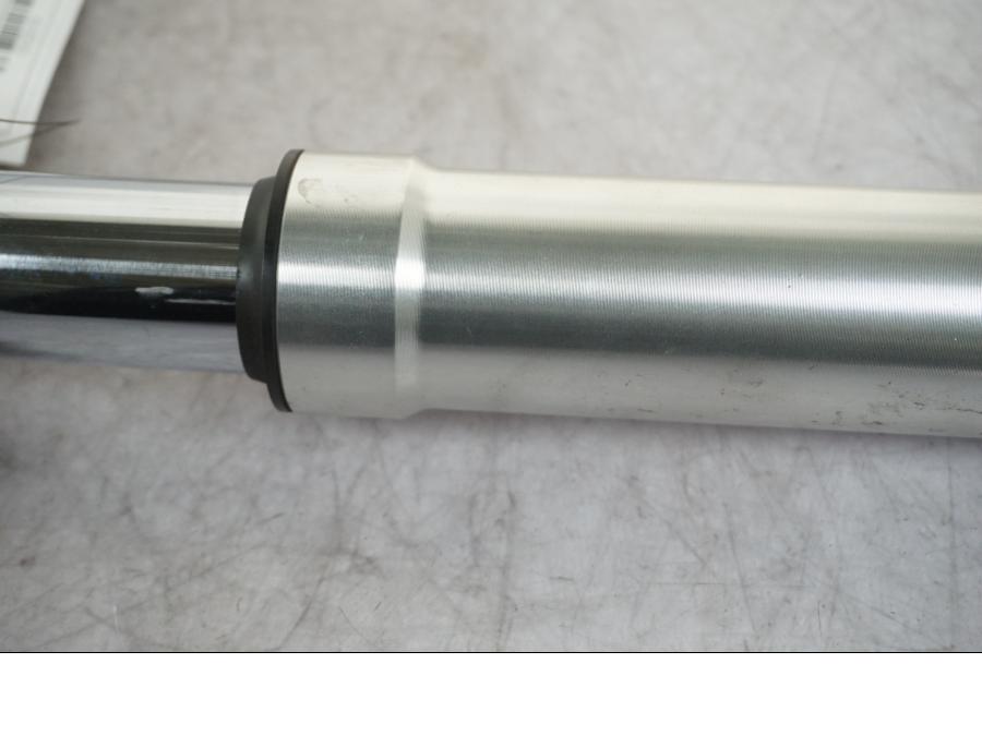 Snett uppifrån på Gaffelben från en Kawasaki VN 1500 Mean Streak -2002 motorcykel.