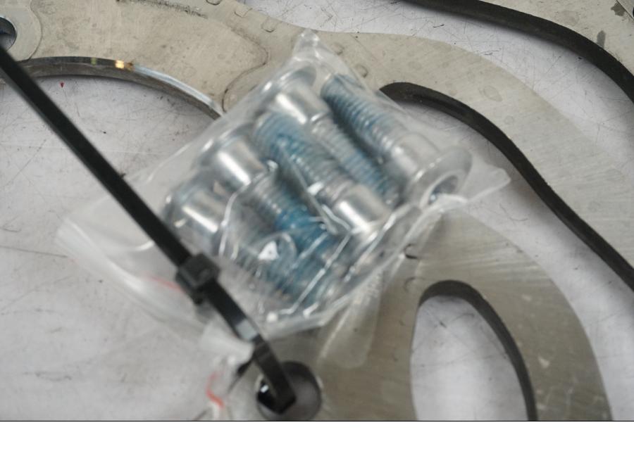 Baksidan på Bromsskiva från en Triumph Bonneville T120 -2021 motorcykel.