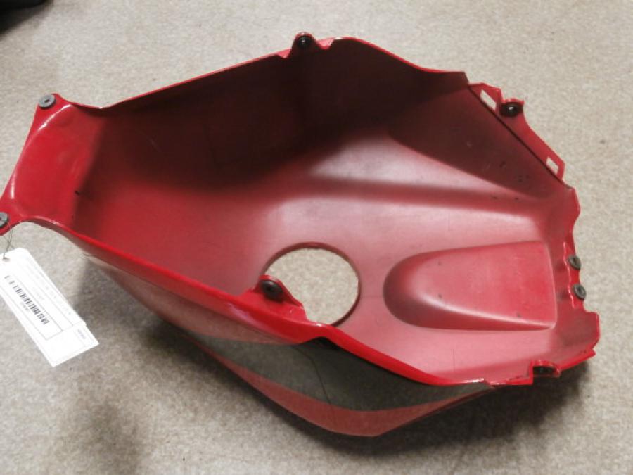 Extrabild1 på Bensintankskåpa från en Honda CBR 600 RR -2003 motorcykel.