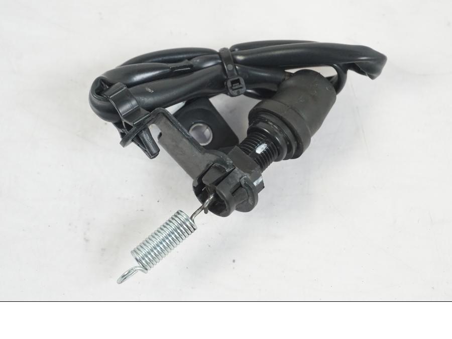 Framsidan på Bromsljuskontakt från en Yamaha MT-09 -2019 motorcykel.