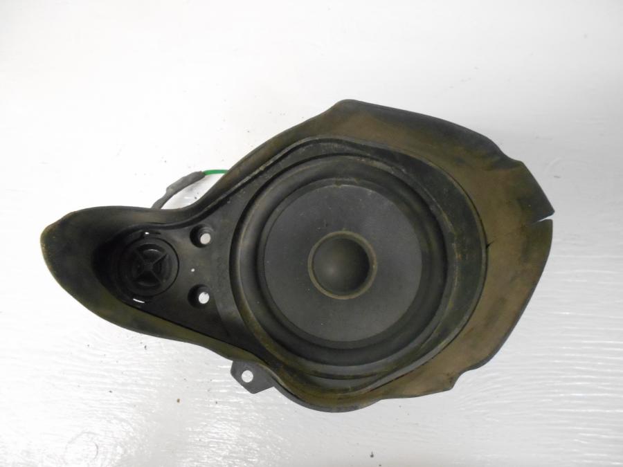 Framsidan på Högtalare från en BMW K 1200 LT -2007 motorcykel.