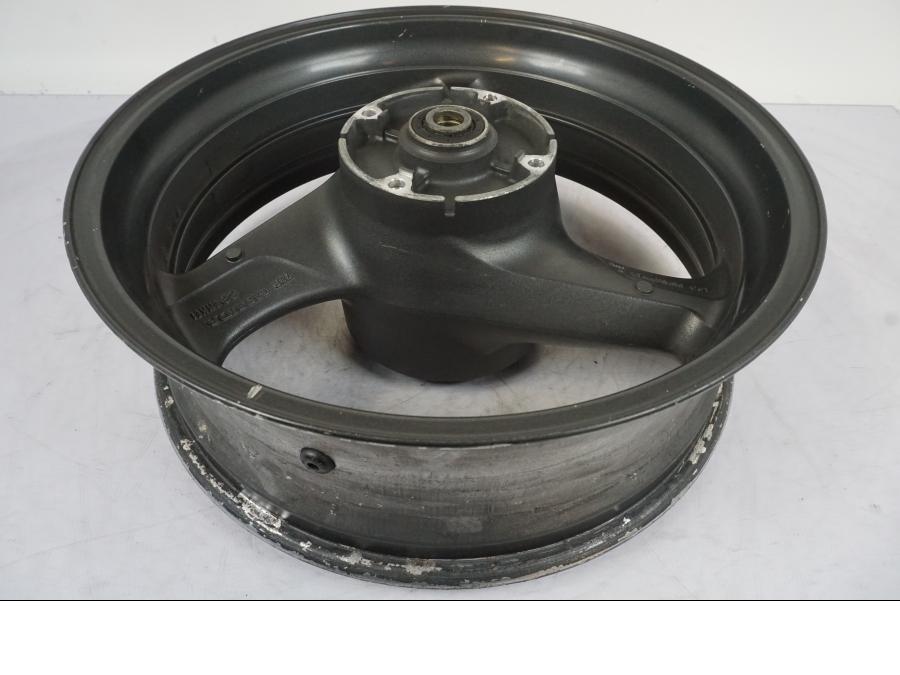 Extrabild6 på Fälg från en Honda VTR 1000 F -1997 motorcykel.