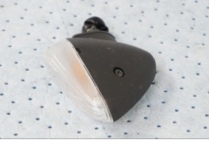 Snett nerifrån på Blinkers från en Suzuki GSX 1300 BK -2008 motorcykel.