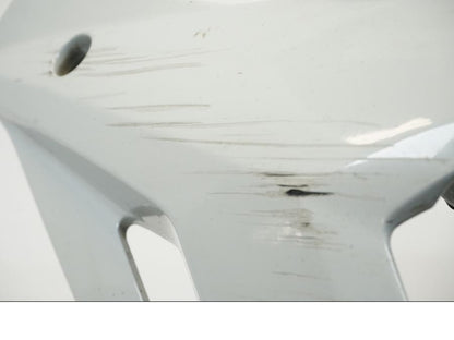 Snett nerifrån på Magkåpa från en BMW S 1000 R -2019 motorcykel.