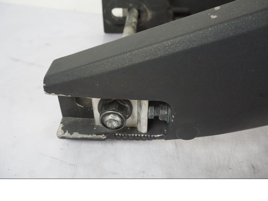 Snett nerifrån på Sving från en Yamaha YZF-R 125 -2008 motorcykel.