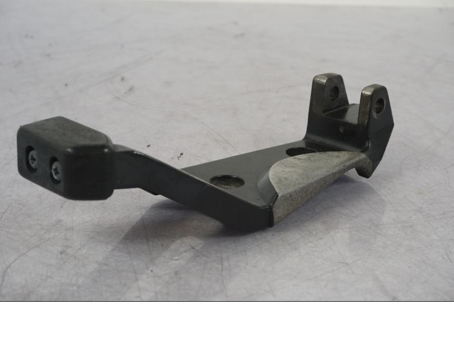 Baksidan på Fotpinnefäste från en BMW R 1100 GS -1998 motorcykel.