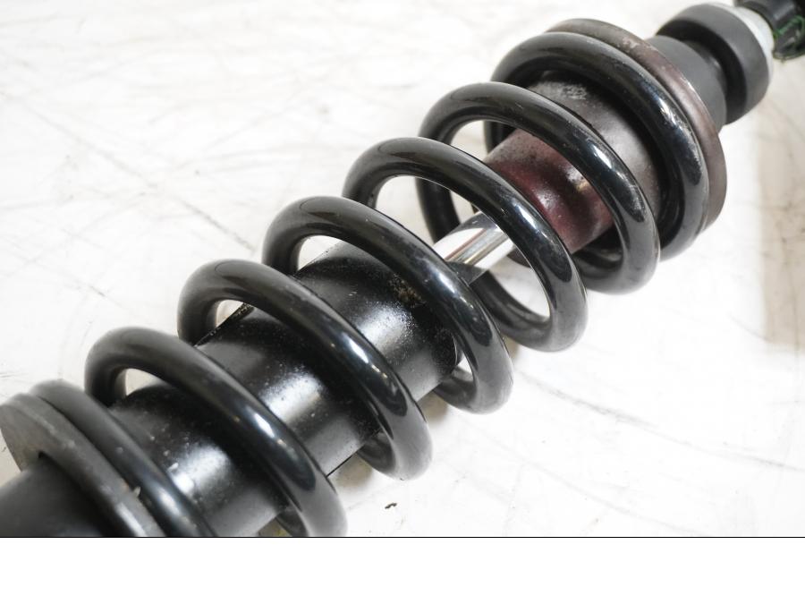 Vänster sida på Stötdämpare från en BMW R 1100 S -2001 motorcykel.