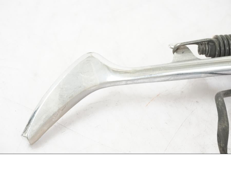 Vänster sida på Sidostöd från en Yamaha XVS 1100 -2000 motorcykel.