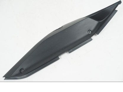 Framsidan på Sidopanel från en Ducati Hyperstrada -2013 motorcykel.