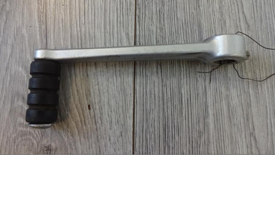 Framsidan på Växelpedal från en BMW R 1200 GS -2007 motorcykel.