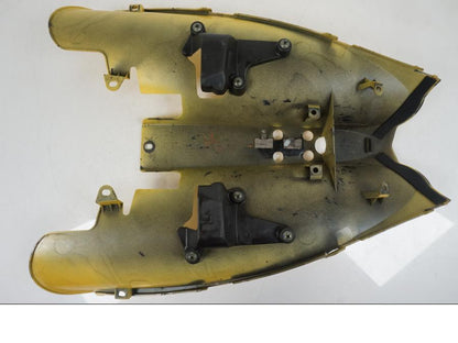 Snett nerifrån på Undertail från en Yamaha YZF 1000 R1 -2006 motorcykel.