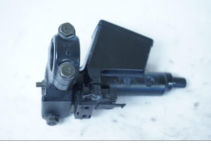 Baksidan på Kopplingshuvudcylinder från en Yamaha YZF 1000 R -1997 motorcykel.